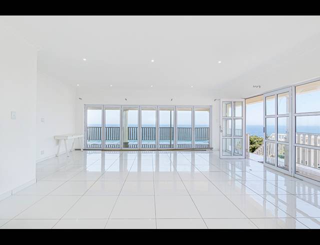 7 BEDROOM HOUSE FOR SALE IN BLUFF